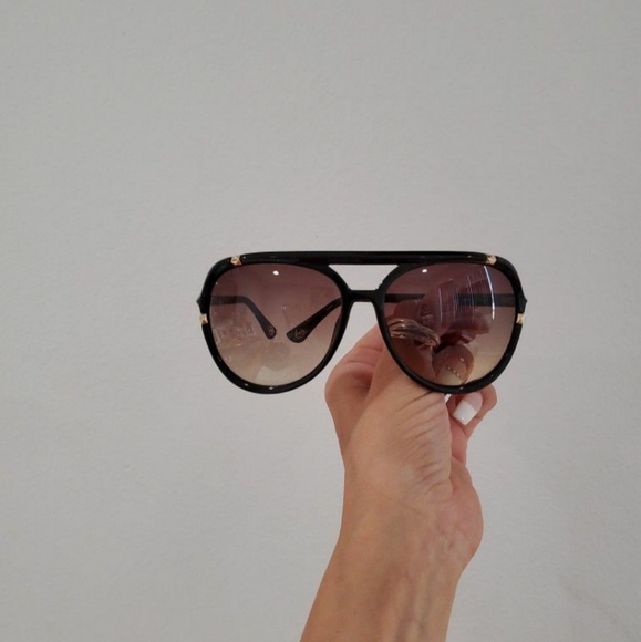 Sunglasses  Michael kores like new - Picture 1 of 9
